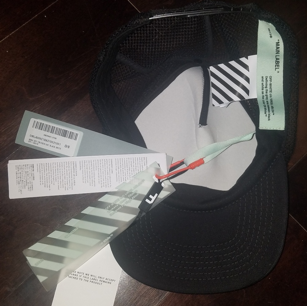 *SOLD* Authentic off-white cap - Picture 4 of 5